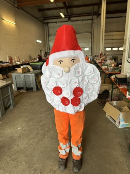  At the bulky waste exchange, the focus this time was on Christmas decorations. These also included some curious items. 