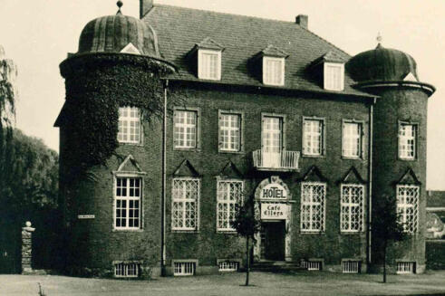 bocholt_rathaus_culture_and_education_Cafe_Eilers_03_front_photo_city_archive_Bocholt_01_d2524453fd bocholt_rathaus_culture_and_education_Cafe_Eilers_03_front_photo_city_archive_Bocholt_01_d2524453fd