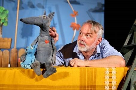 Puppenspiel Großer Wolf und kleiner Wolf co Markus Lampe das Fahrgstfernsehen Puppenspiel Großer Wolf und kleiner Wolf co Markus Lampe das Fahrgstfernsehen