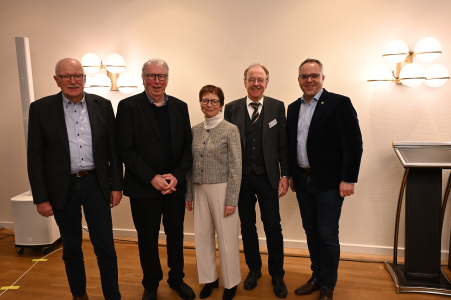 Ehrenmitglieder der DFG Ludwig Ratermann, Leo Heßling, Heike Schoo mit Heiner Böing-Messing und Bürgermeister Thomas Kerkhoff