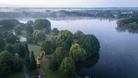 Am frühen Freitagmorgen wurde die Brücke am Bocholter Aasee abgerissen.