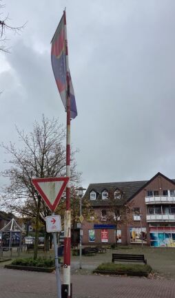  Die einstige Zollschranke in Suderwick wurde demontiert. Sie war nicht mehr standsicher. 