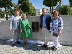  Delegatie van Bocholt in Akmene (Litouwen), van links naar rechts: Jan-Bernd Lepping (hoofd van het Euregio-Gymnasium), Gudrun Koppers (locoburgemeester), Fabia Bengfort (gemeenteraadslid) en Petra Taubach (medewerker Europese zaken van de stad Bocholt). 