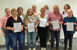  15 deelnemers kregen een speciale training om mensen met dementie te ondersteunen in hun dagelijks leven. 