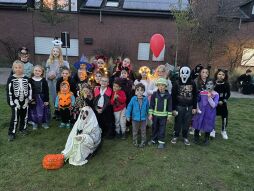  Griezelig plezier voor jong en oud tijdens een Halloweenwandeling in de wijk Fildeken-Rosenberg. 