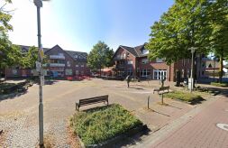  Het centrum van Suderwick, hier het marktplein, wordt gemoderniseerd. 