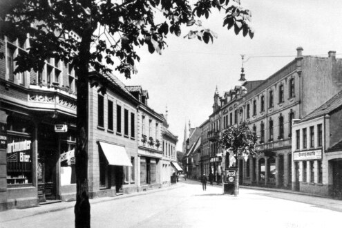 Uitzicht op de winkel van de familie Löwenstein in de Osterstraße